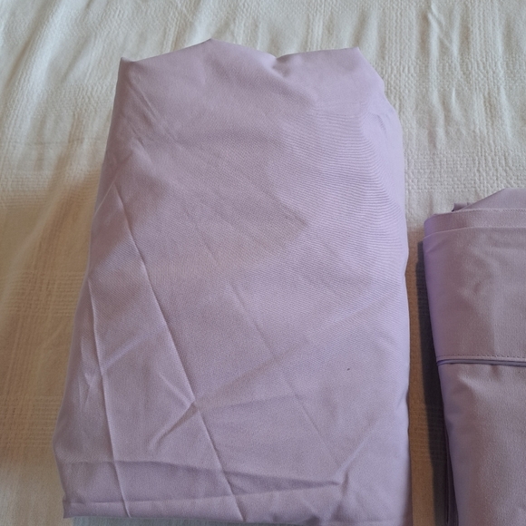J C Penney Home Collection Lavender Twin sheet set, new not washed - Picture 5 of 6